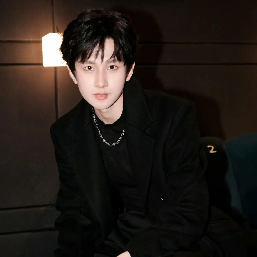 开云入口-何炅不救李湘！撞脸小生看肛肠科！